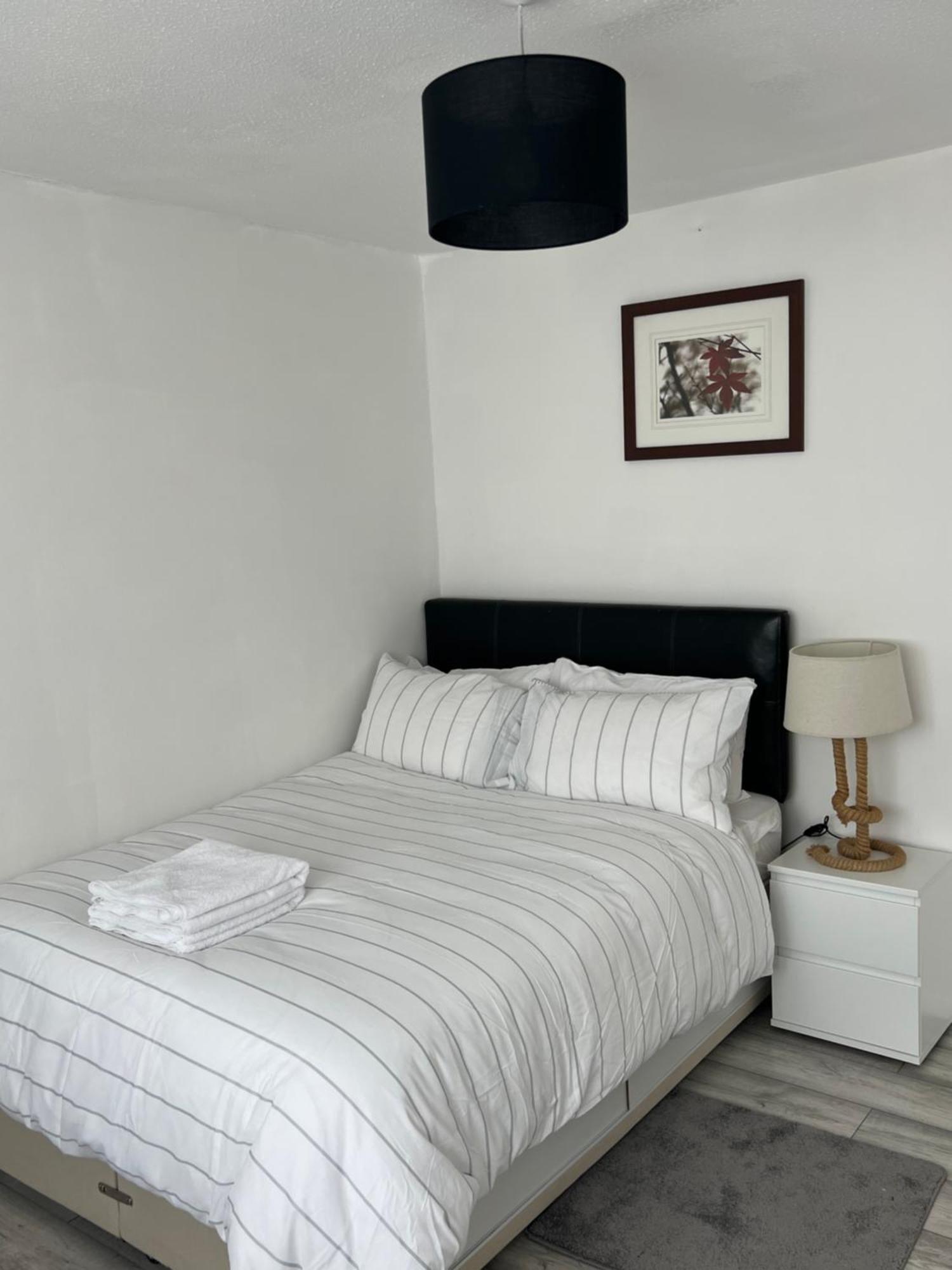 Auxano Apartments Londra Esterno foto